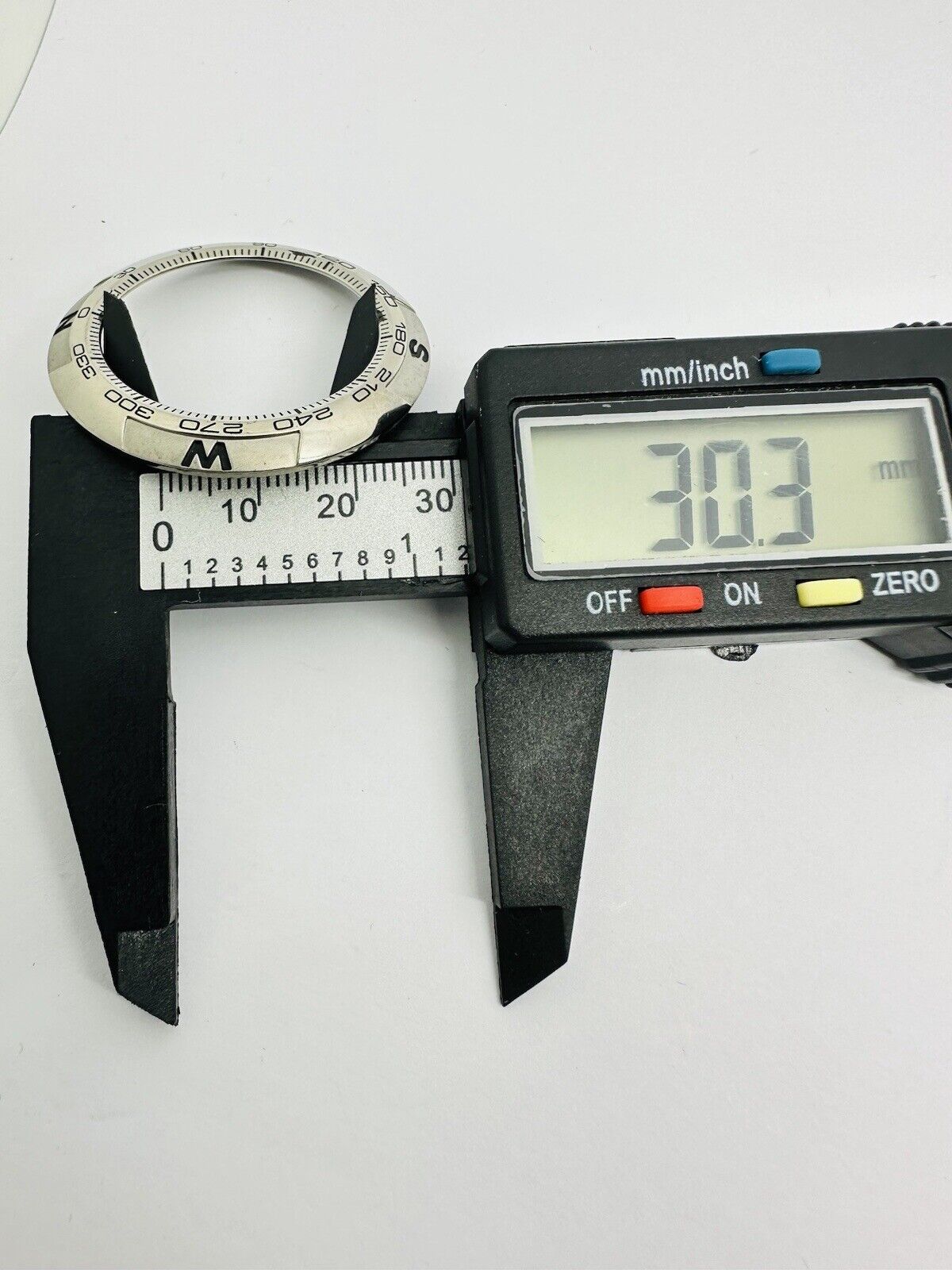 Tissot T-Touch II Titanium Original 42.3mm Bezel.