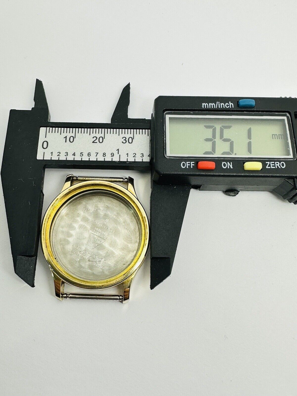 Vintage Omega Constellation Quartz Turning Fork Micron 35mm Case & Ring 1980003.
