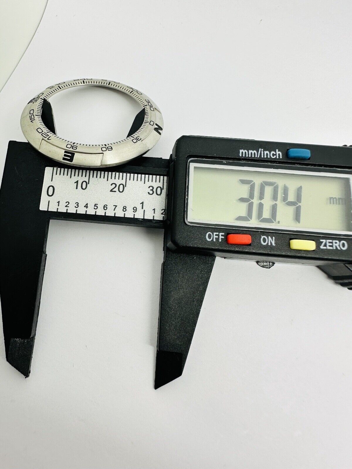 Tissot T-Touch II Titanium Original 42.3mm Bezel.