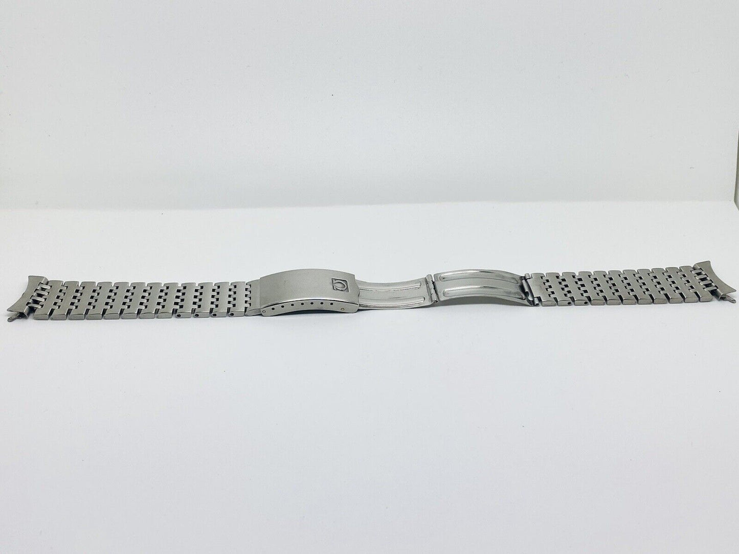 Vintage Omega Seamaster SS 1193 Bracelet With Both 672 18mm End Links