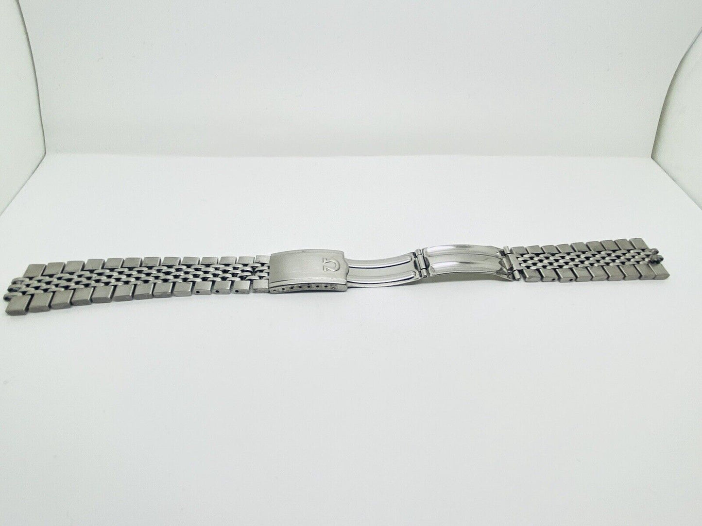 Vintage Rare Omega ‘Beads Of Rice’ SS 1173 Without End Links.
