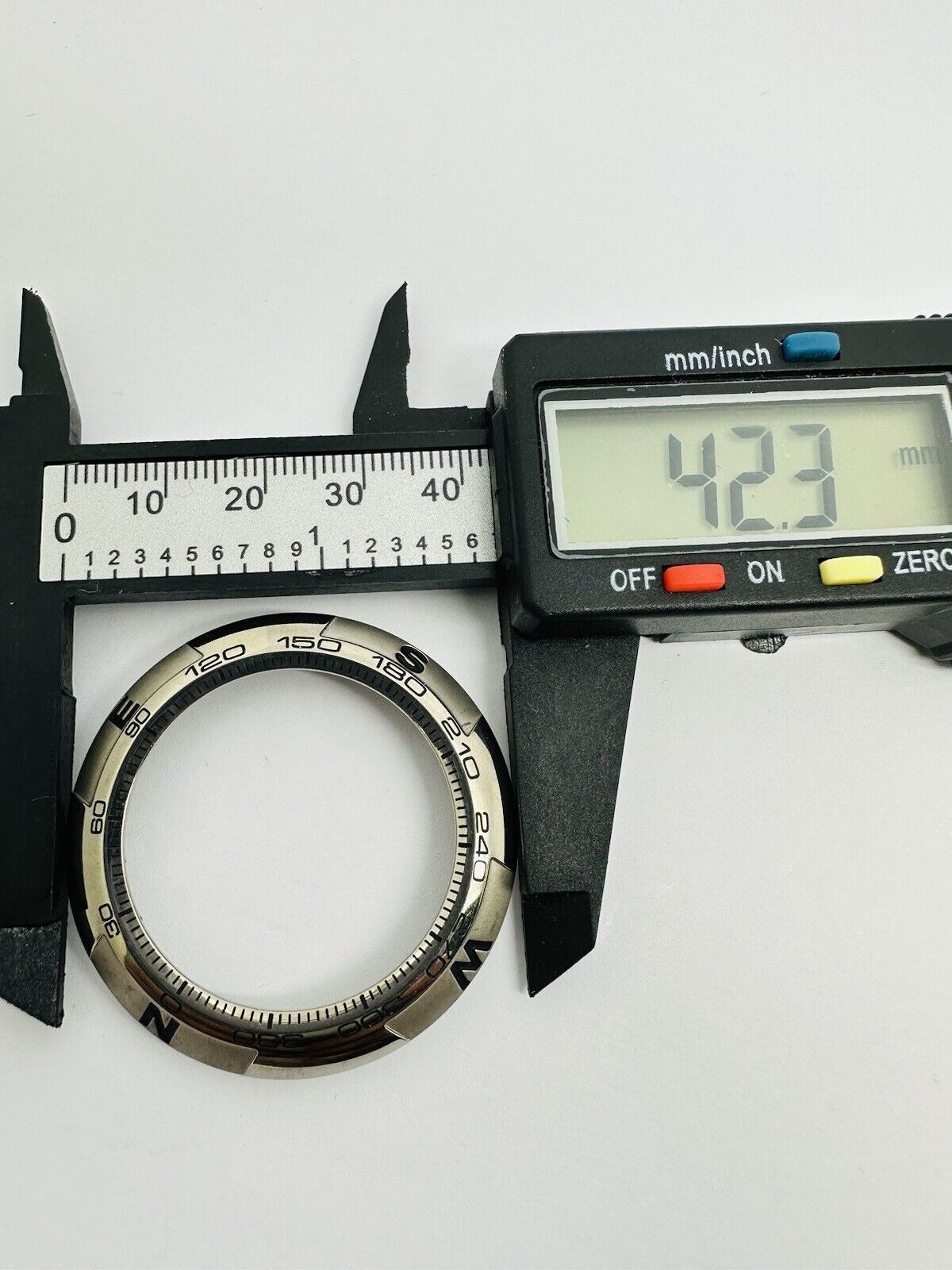 Tissot T-Touch II Titanium Original 42.3mm Bezel.