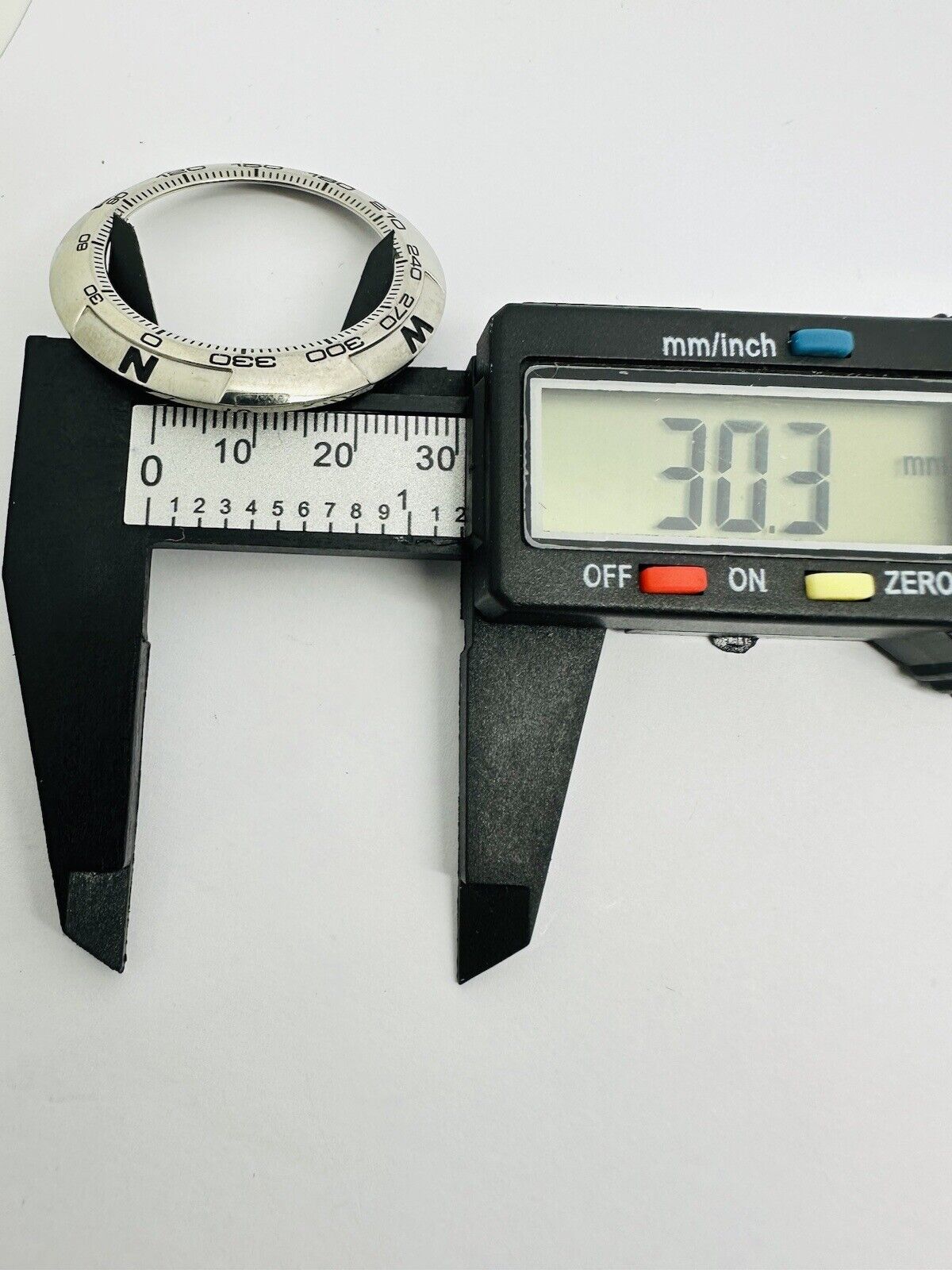 Tissot T-Touch II Titanium Original 42.3mm Bezel.