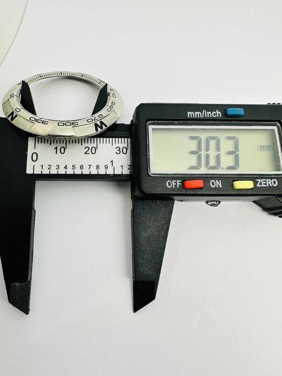Tissot T-Touch II Titanium Original 42.3mm Bezel.