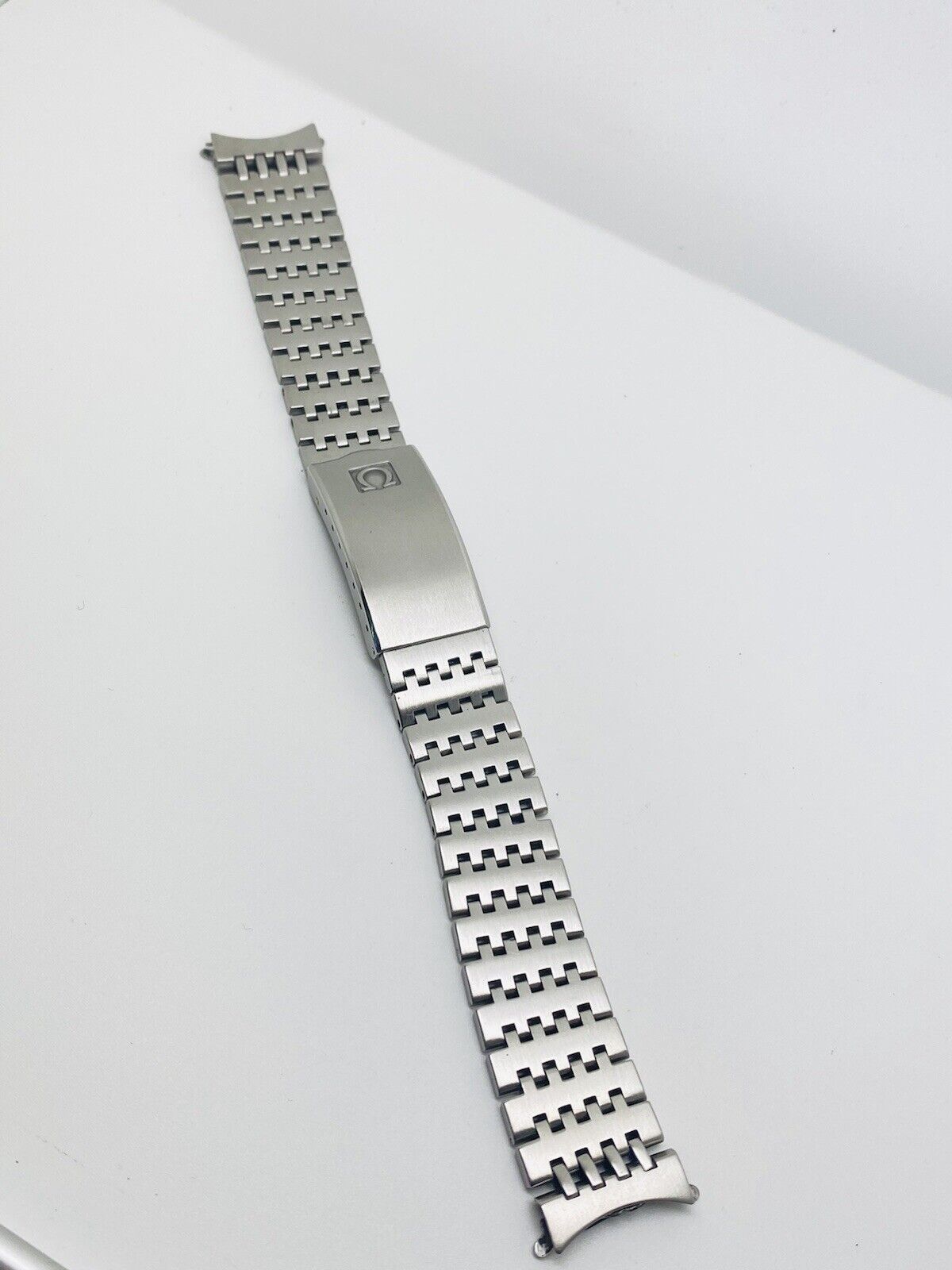 Vintage Omega Seamaster SS 1193 Bracelet With Both 672 18mm End Links