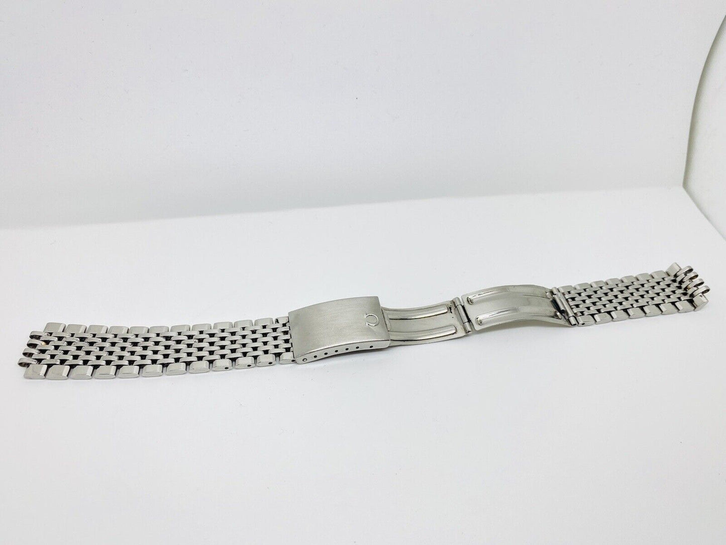 Vintage Rare Omega ‘Beads Of Rice’ Stainless Steel 1444 Without End Links.