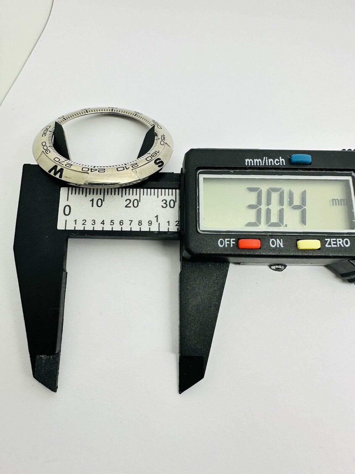 Tissot T-Touch II Titanium Original 42.3mm Bezel.