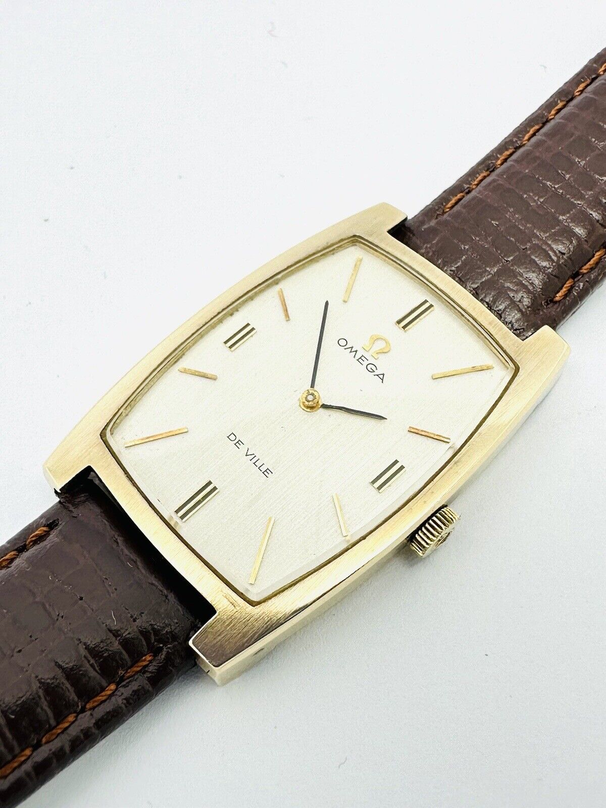 Vintage Omega De Ville Tank Slim 9ct Gold 1970 Calibre 620 Reference 111.5085.