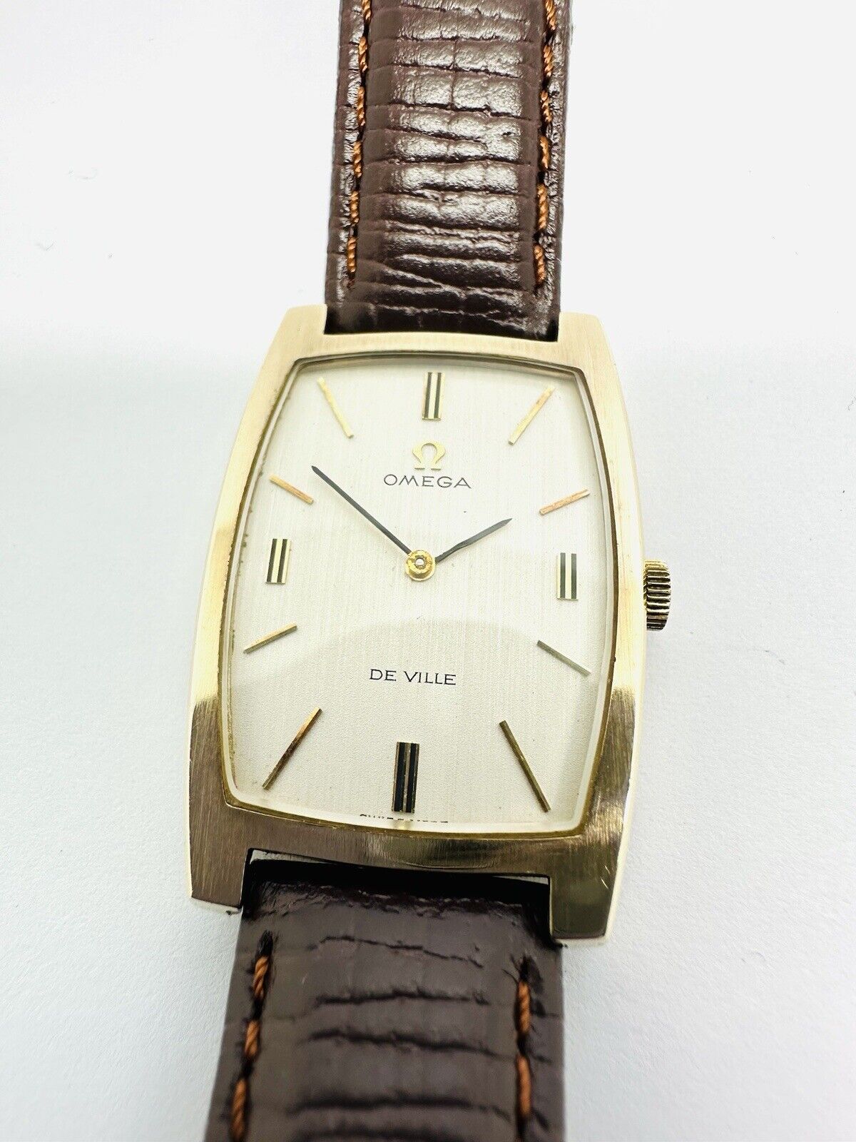 Vintage Omega De Ville Tank Slim 9ct Gold 1970 Calibre 620 Reference 111.5085.