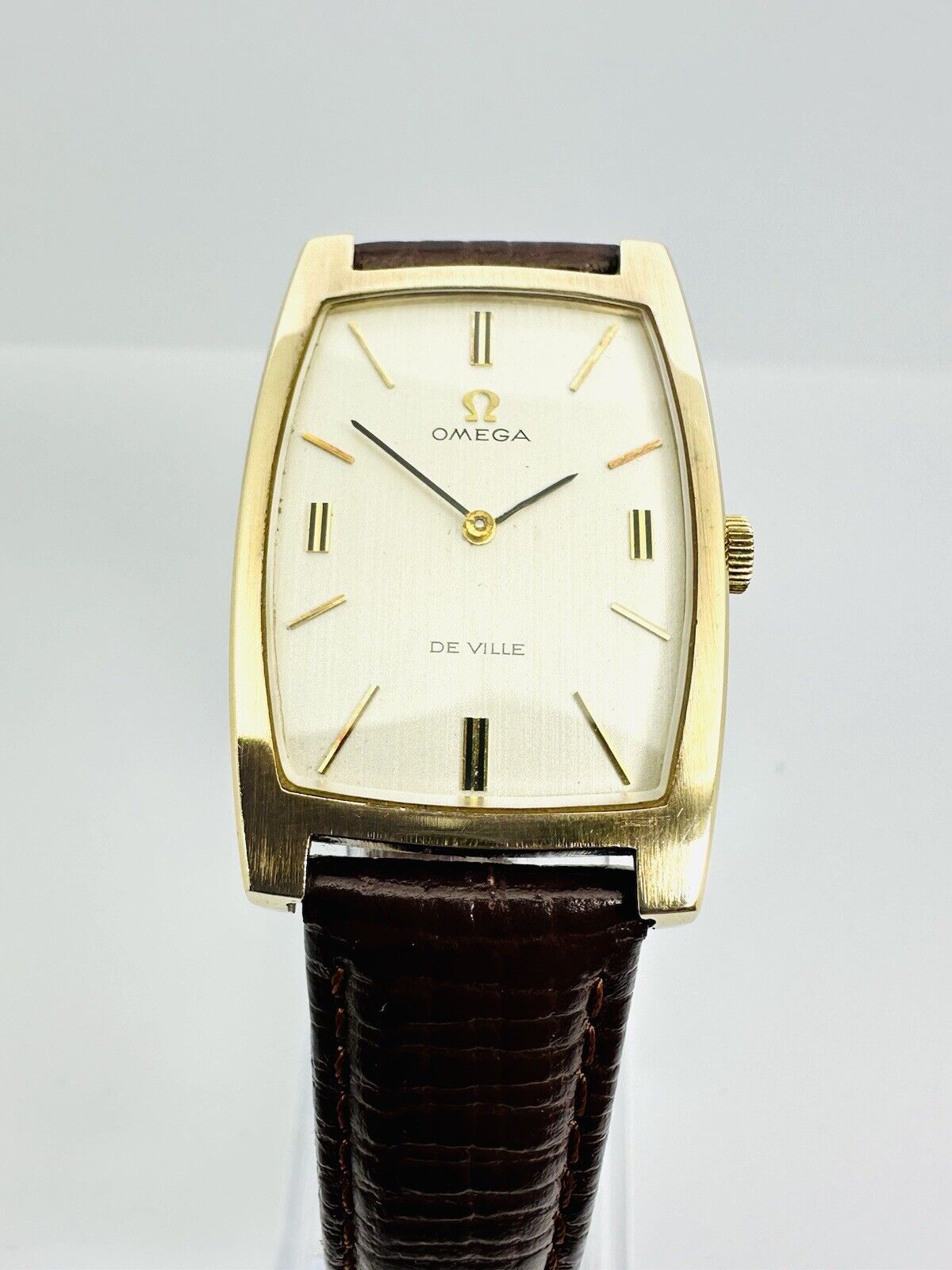 Vintage Omega De Ville Tank Slim 9ct Gold 1970 Calibre 620 Reference 111.5085.