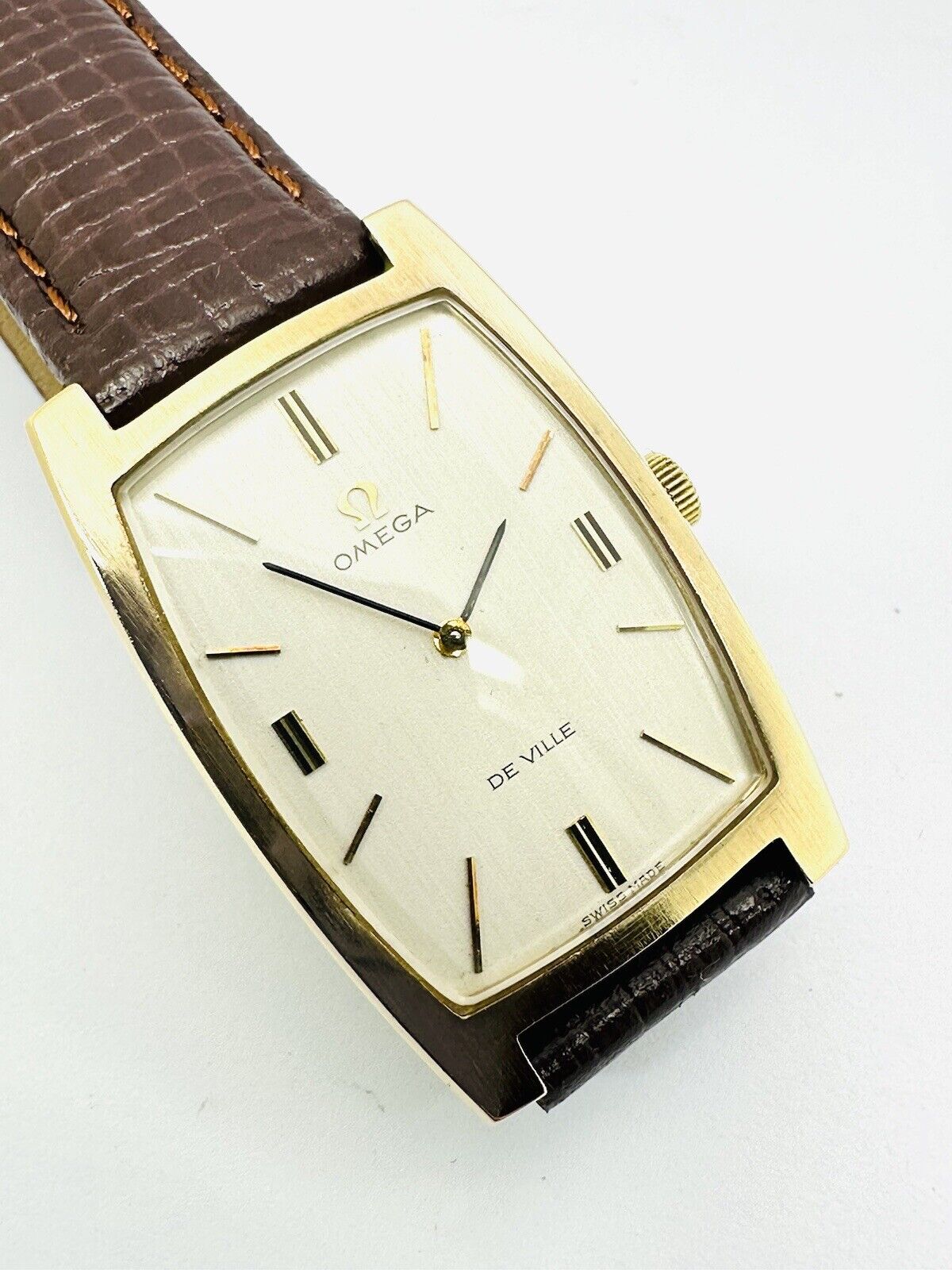 Vintage Omega De Ville Tank Slim 9ct Gold 1970 Calibre 620 Reference 111.5085.