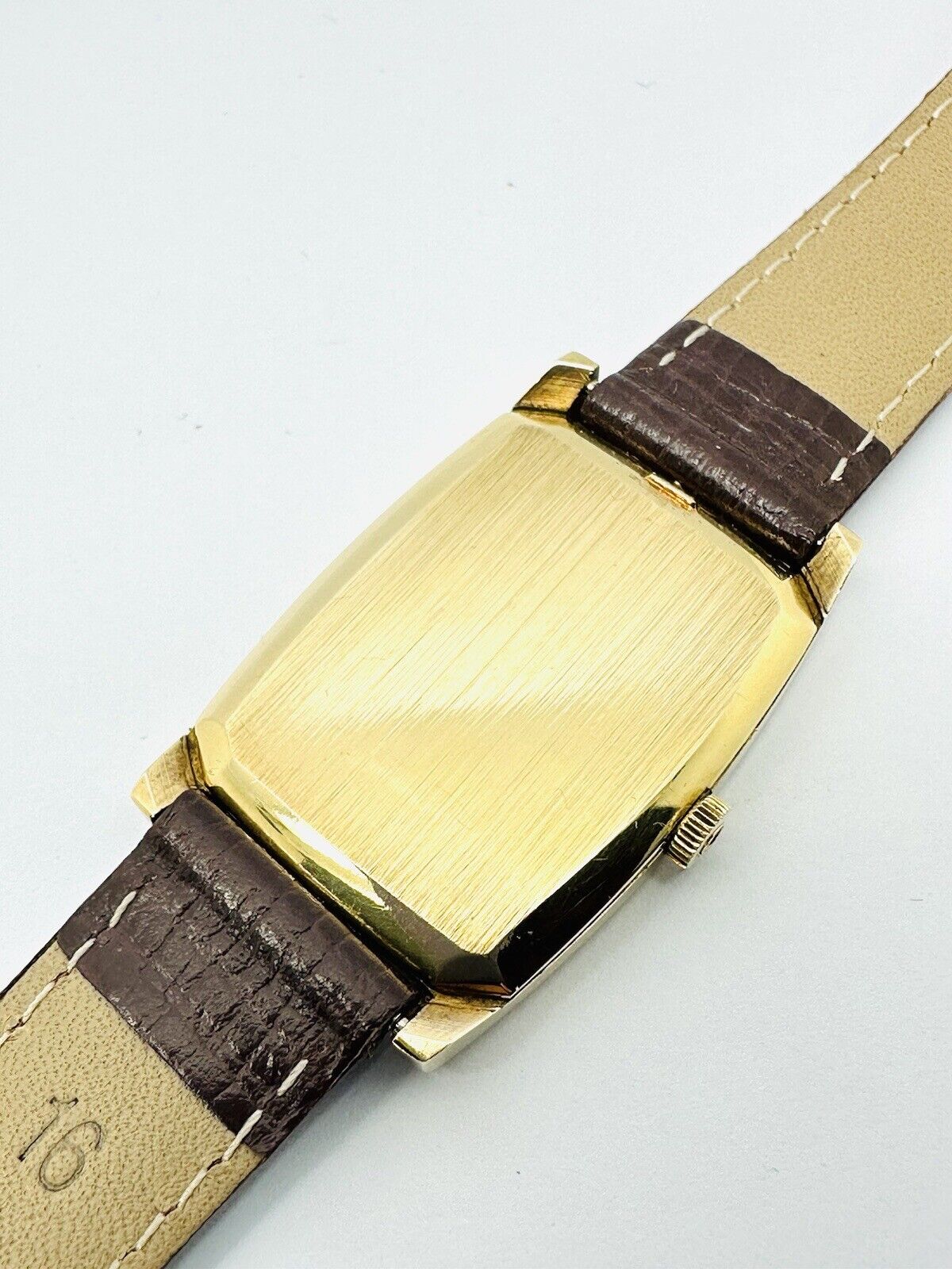 Vintage Omega De Ville Tank Slim 9ct Gold 1970 Calibre 620 Reference 111.5085.